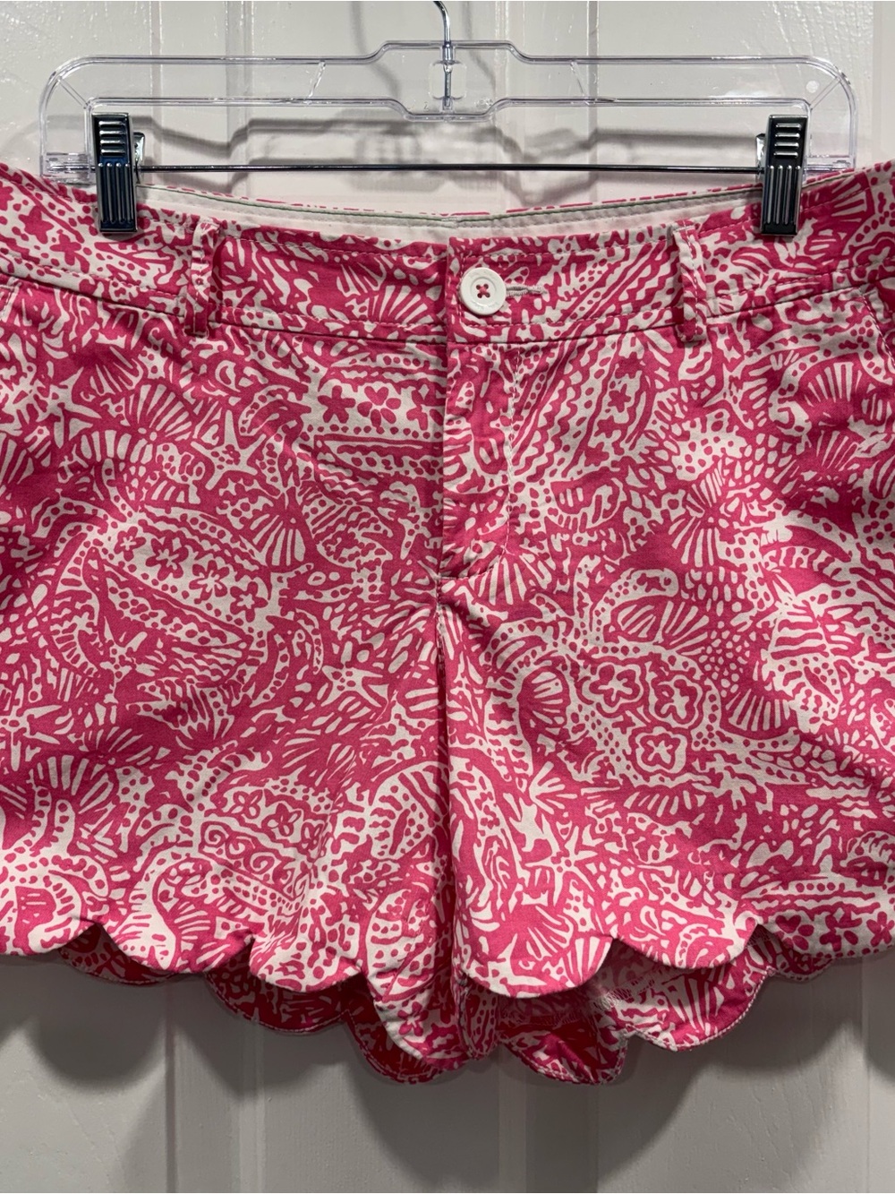 Lilly Pulitzer Hottie Get Crackin Buttercup shorts